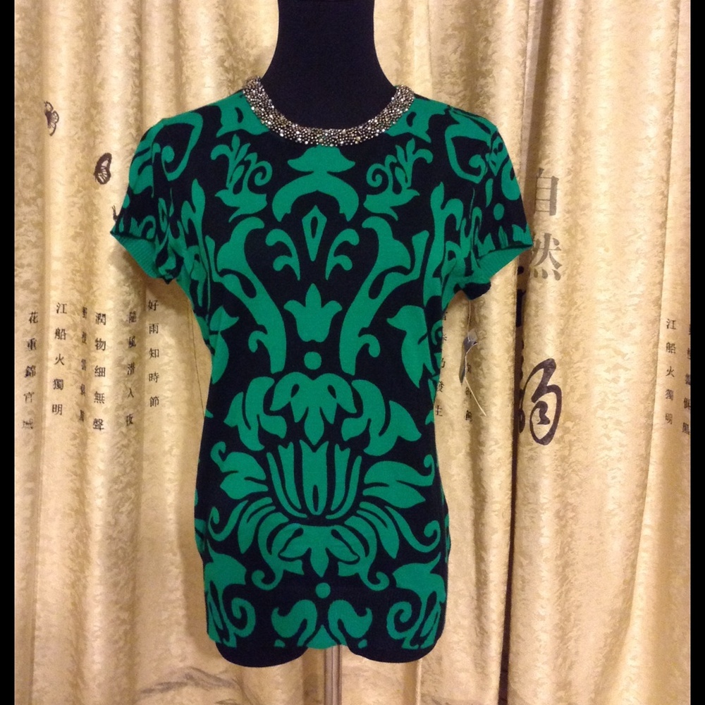 INTERNATIONAL CONCEPTS  STUDDED TOP NWT$70 PL